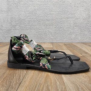 Shoe‎ Dazzle Fifer Women's Size 10 Green Print Strappy Thong Flat Sandals Shoes